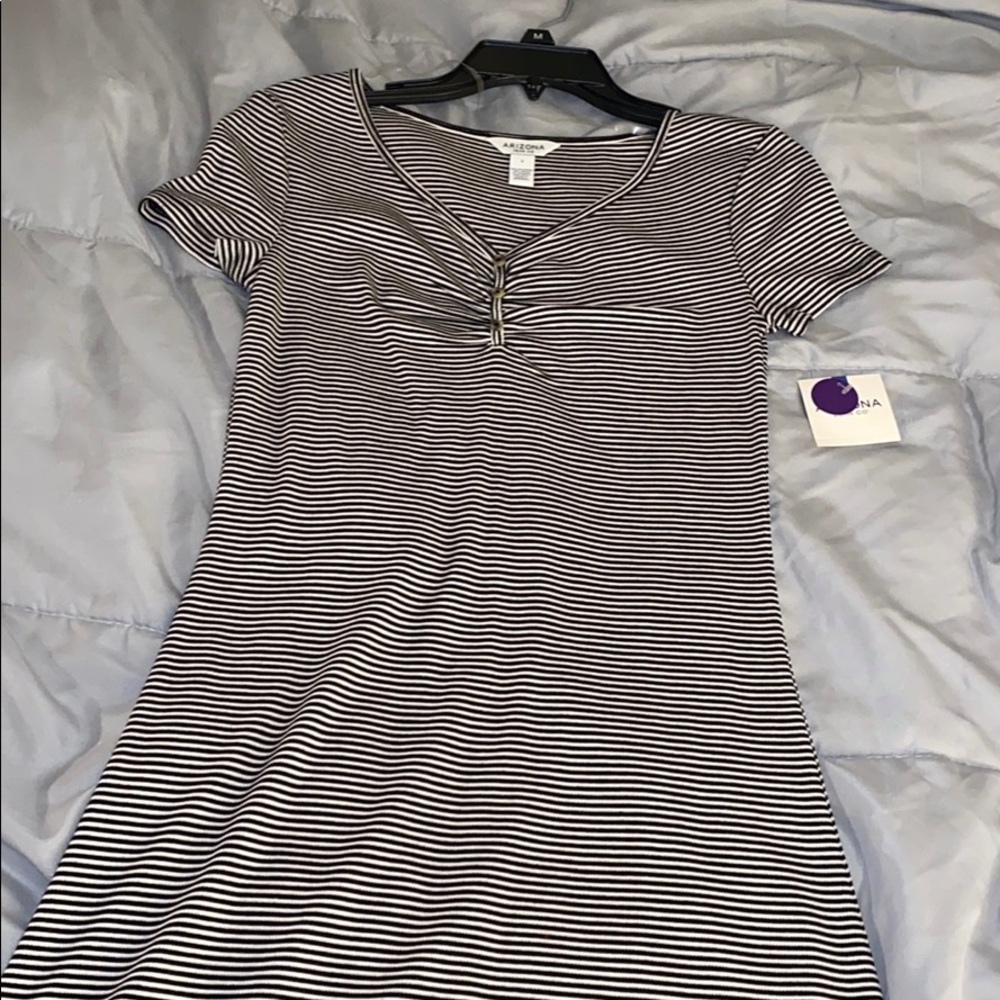 SHORT SLEEVE DRESS